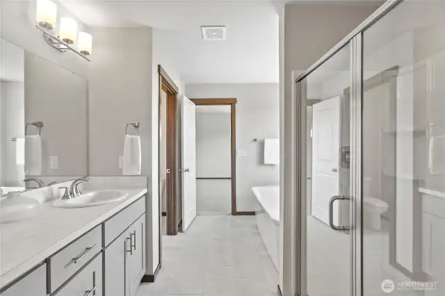 Five-piece primary bath w/ walk in closet!