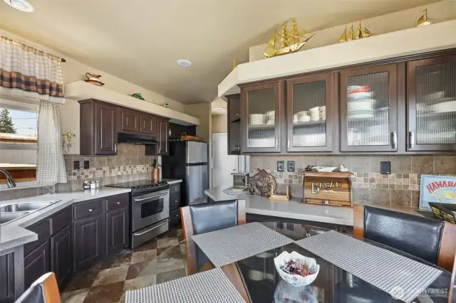 Dining area off kitchen