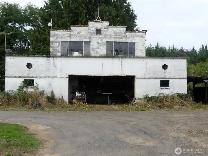 Shop and Bonus room , Built with Cinder Block