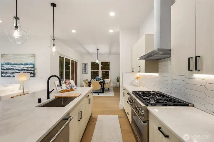 Gourmet Kitchen w/ Thermador Appliances