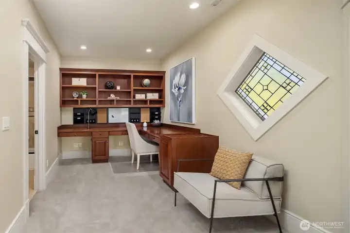 Gift-Wrapping/Crafts Room