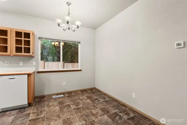 great lighting in dining room too!