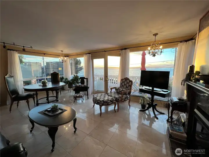 Marble floors and views for miles.