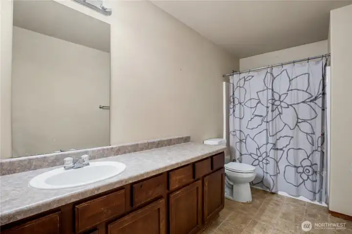 Upstairs bathroom with tub/shower combo