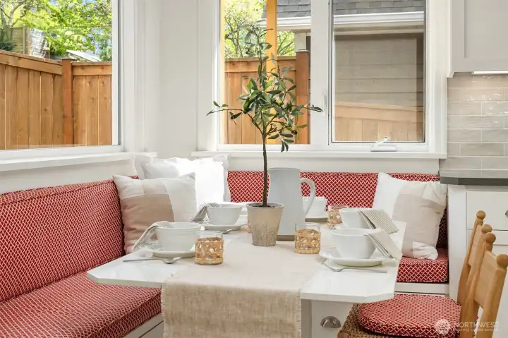 Adorable and inviting kitchen nook for morning coffee and breakfast, or casual dinners - easily seats 6!