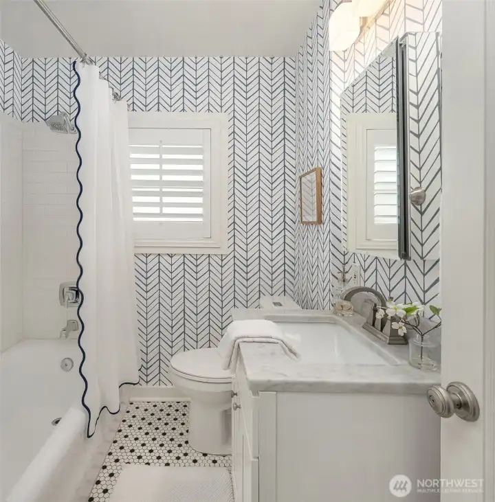 Main level full bathroom