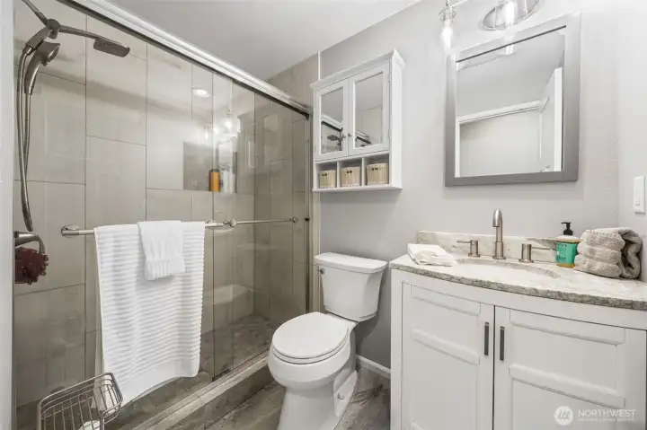 Upper level bathroom off  hall