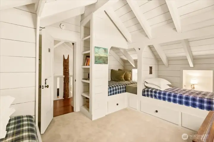 Upstairs Bunk Room Upstairs Bunk Room