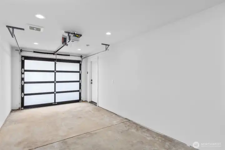 Private attached garage! Private attached garage!