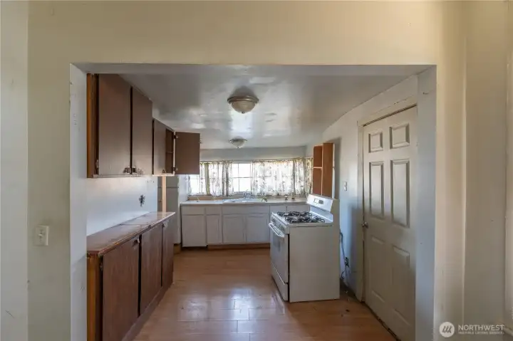 Kitchen area. Kitchen area.