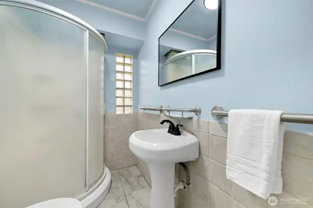 Main floor 3/4 Bath