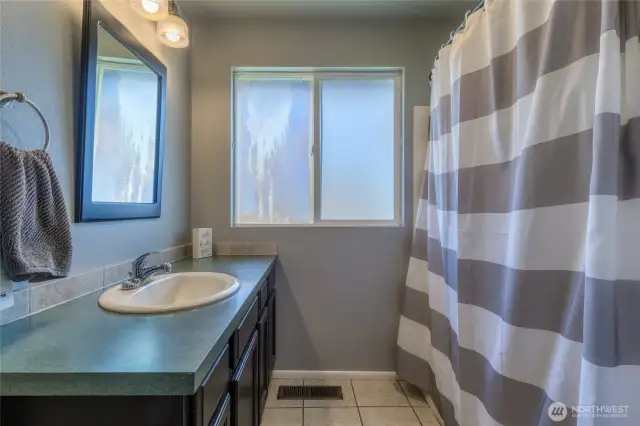 Main level bath
