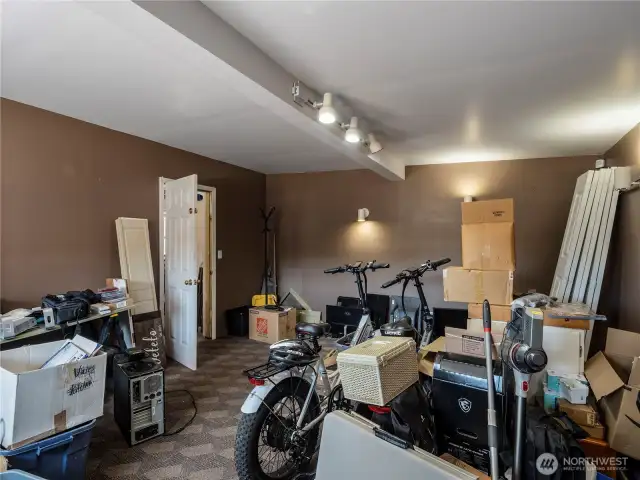 Separate dwelling has two rooms. Would make a great home office or additional dwelling unit.