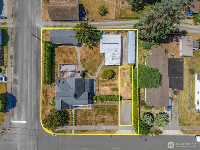 Drone photo of the lay-out of the property.