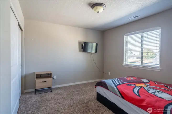 Bedroom 5 (2nd floor)