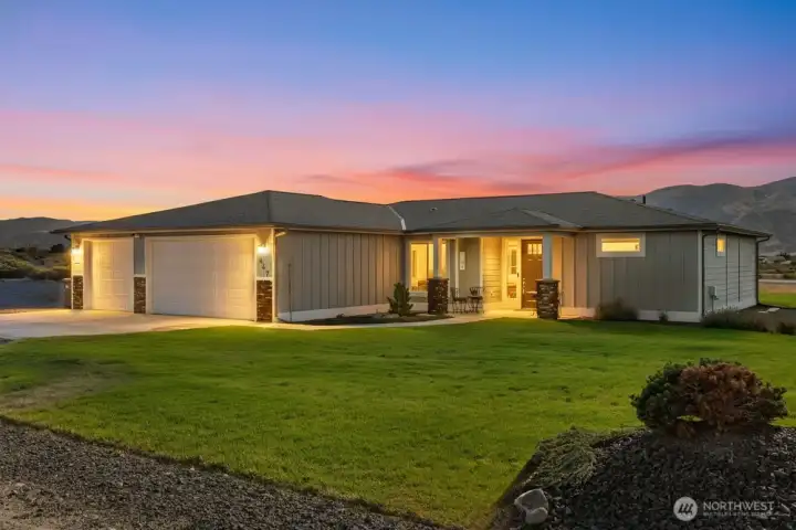 A Pilots Dream! Plenty of room for a hangar, pool, ADU and more!