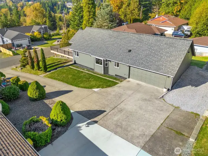 Overhead view of home and driveway layout.
