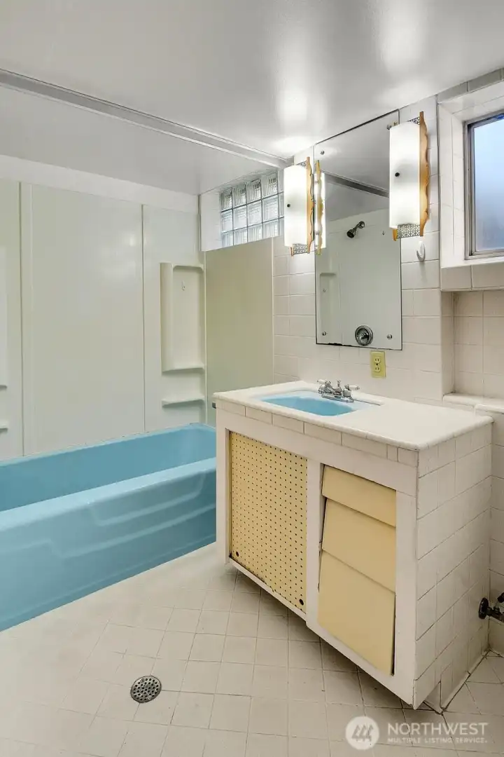 Lower level bath.