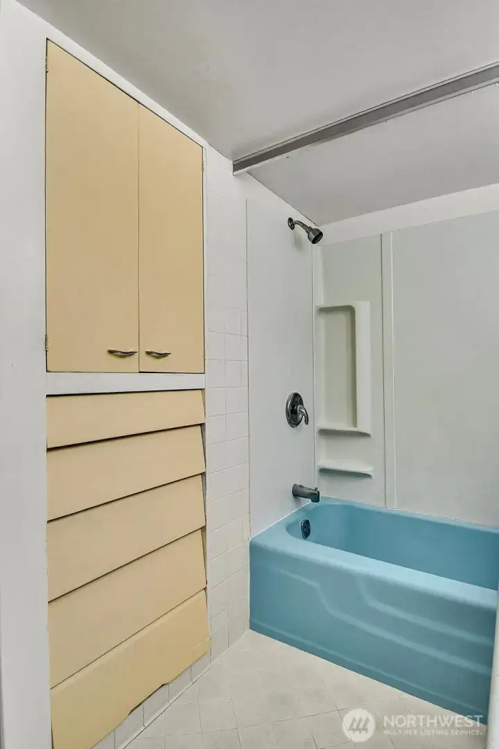 Cool built in storage in the bathroom!