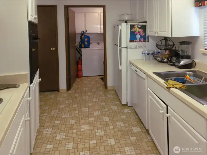 Kitchen & Utility Rm