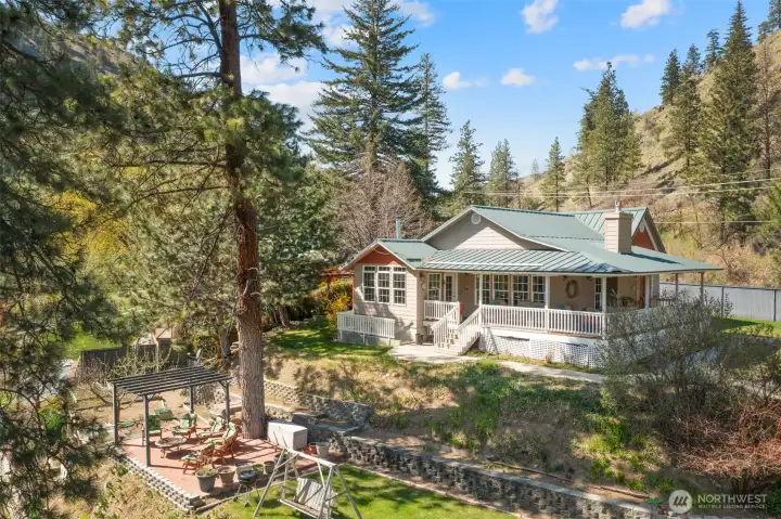 Welcome to 8831 Entiat River Road in Entiat WA.