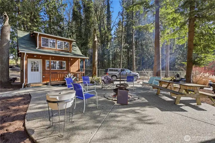 Charming cottage for office or art studio or .....