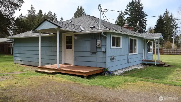 Easily unload your groceries straight into the kitchen.
