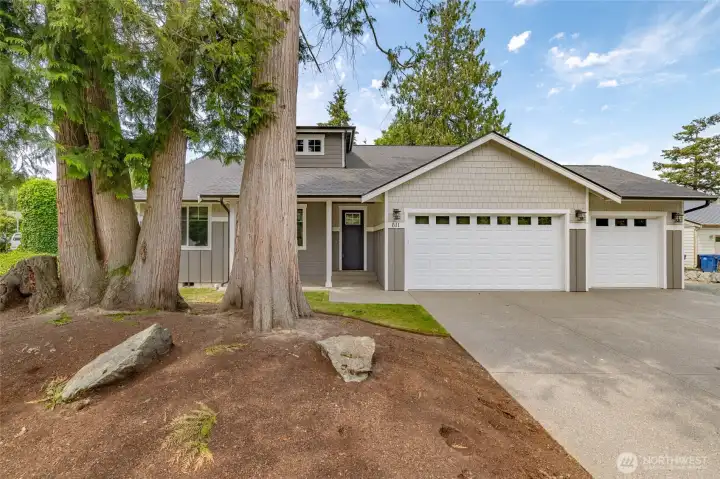 This home is only lightly lived in. Like brand new!