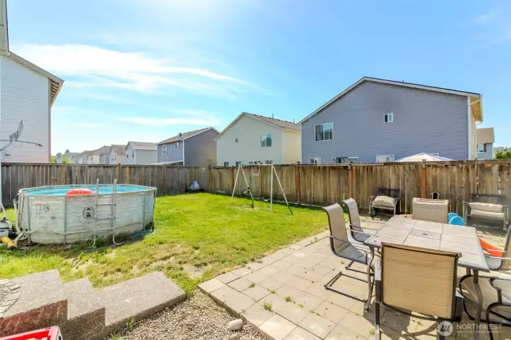 Fully fenced backyard!!