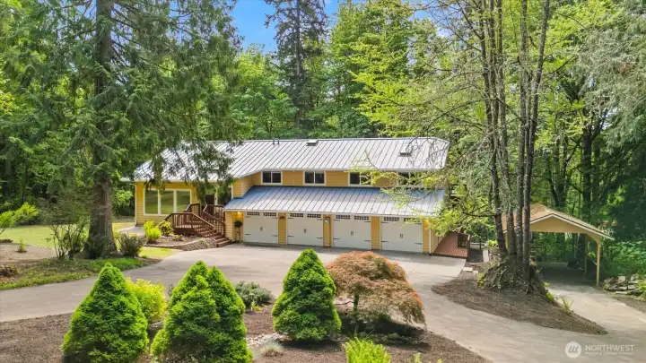 Private lot tucked away in the woods!