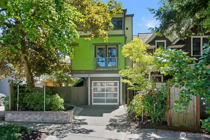 Distinctive architecture, thoughtful design, and an unbeatable Capitol Hill location come together in this one-of-a-kind residence. Distinctive architecture, thoughtful design, and an unbeatable Capitol Hill location come together in this one-of-a-kind residence.