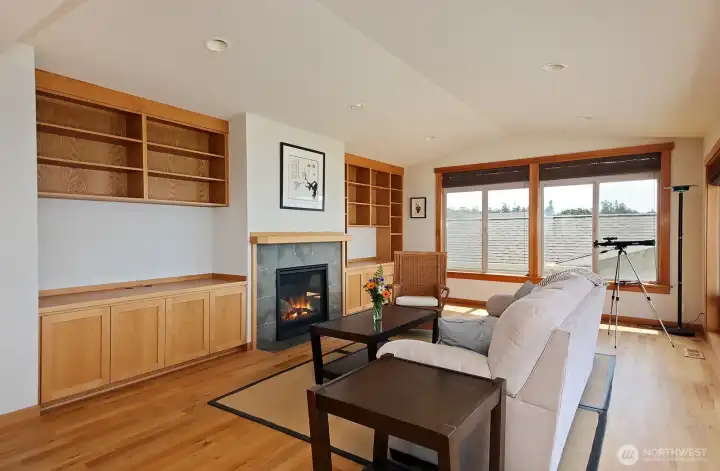 Living room with great built-ins and a propane fireplace for cozy evenings. Living room with great built-ins and a propane fireplace for cozy evenings.