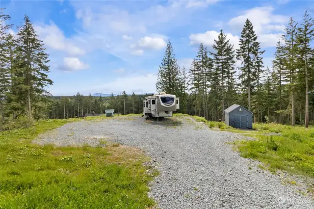 Large RV Parking w/ Hookups