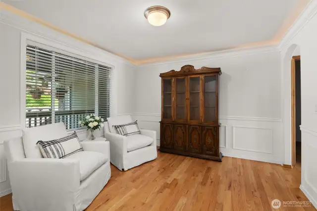 Sitting area or Formal Dining Area