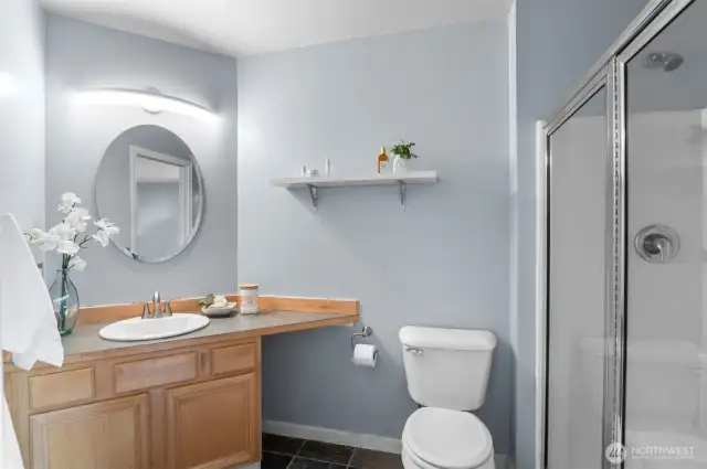 3/4 Bath en-suite