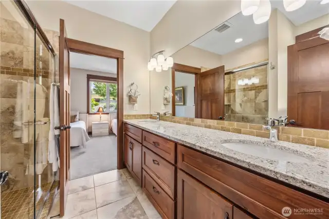 Jack & Jill Bath share with two guest bedrooms
