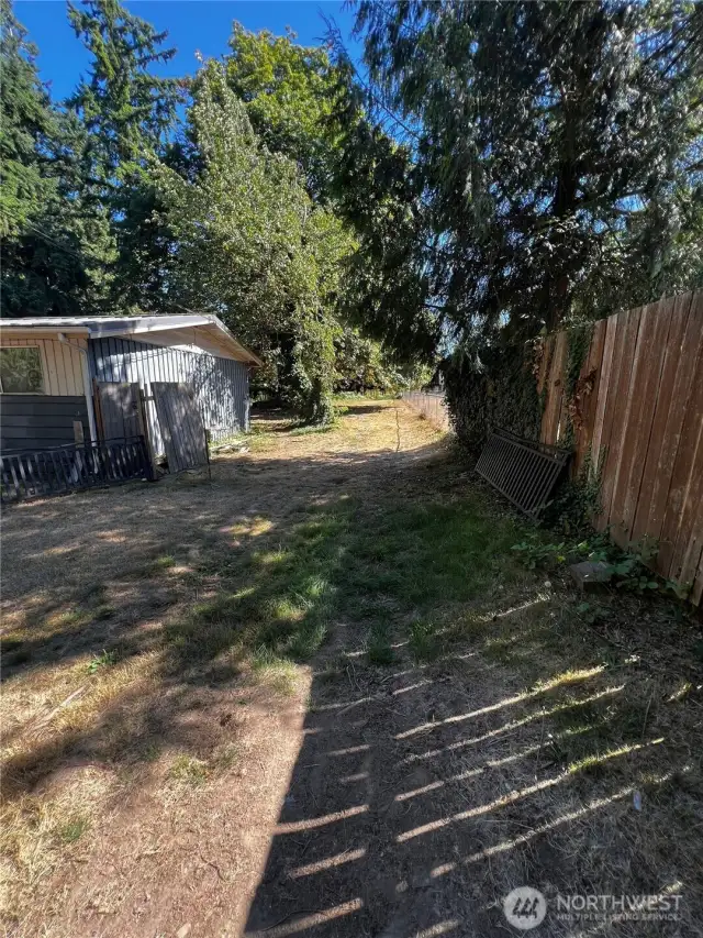 long side yard
