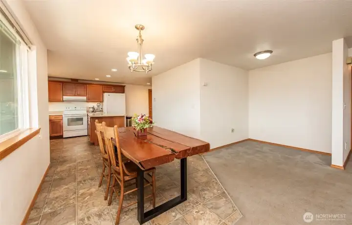 Extra Alcove for Desk or Sitting Area