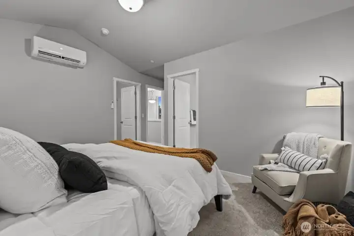 Photographs are for illustrative purposes only. Features, finishes, interior/exterior colors, landscaping and floorplan shown may vary from actual homes built.