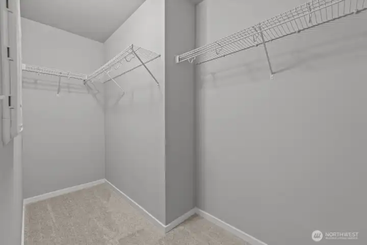 Photographs are for illustrative purposes only. Features, finishes, interior/exterior colors, landscaping and floorplan shown may vary from actual homes built.