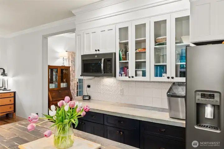 Glass kitchen cabinets Glass kitchen cabinets