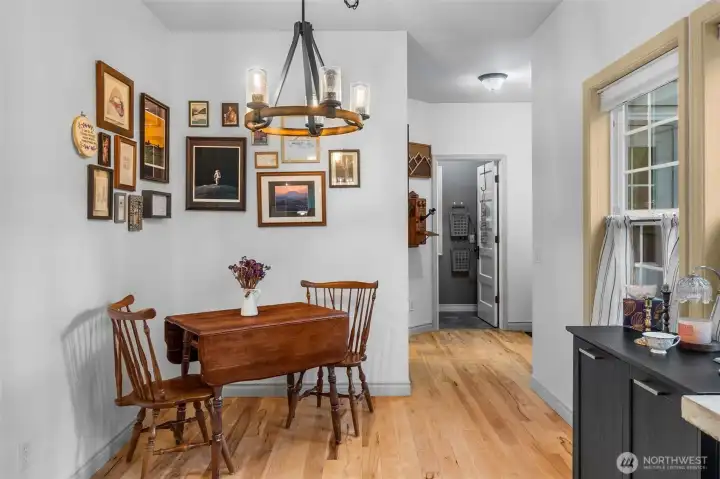 Extra eating space in Kitchen