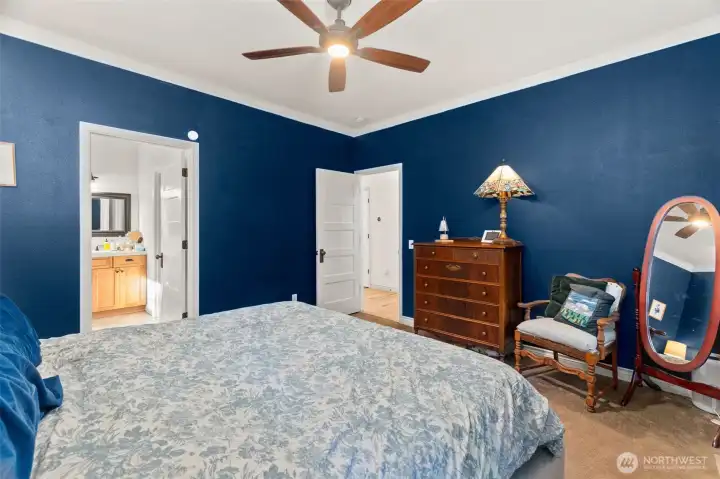 LArge Primary Bedroom located on the main floor! LArge Primary Bedroom located on the main floor!