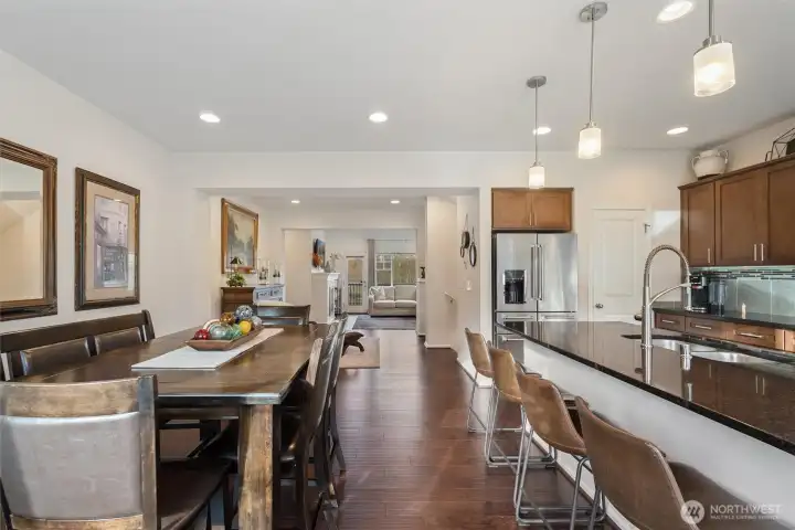 Kitchen/Dining to Living room