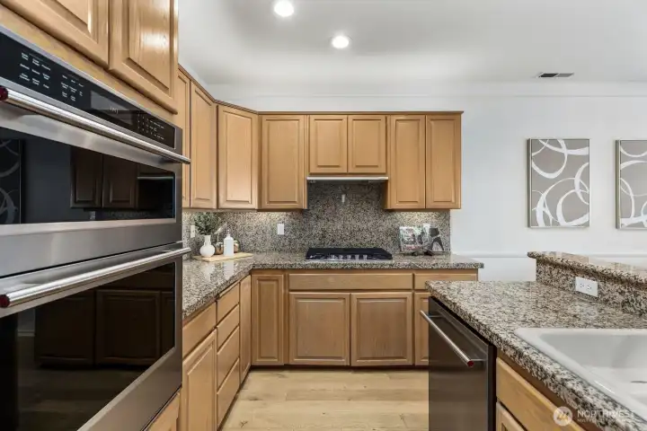 Gas cook top is brand new.