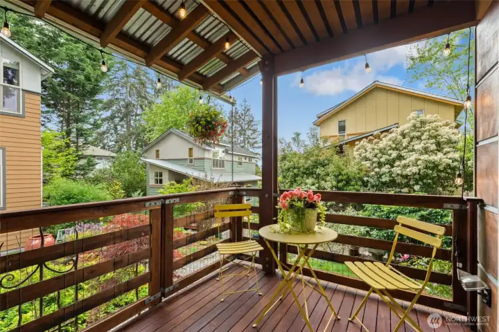 Can you imagine a slow gliding swing here or maybe a couple of rocking chairs?