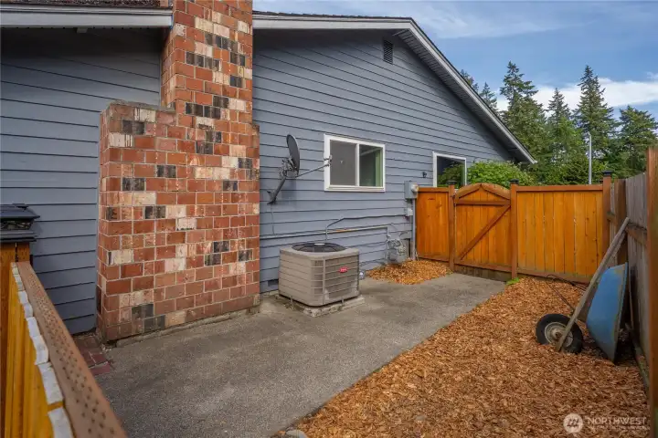 Fenced side yard