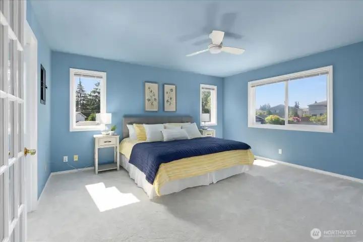 Upstairs primary bedroom