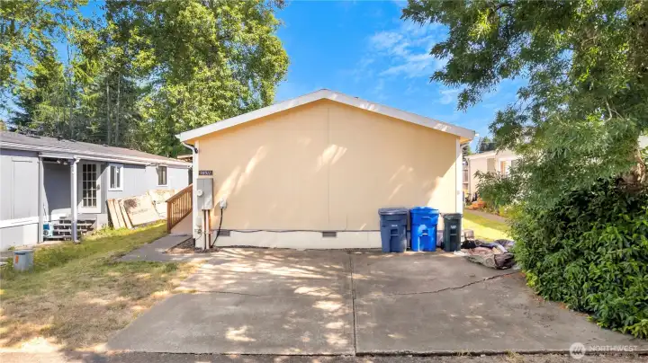 Ample Parking for 2 cars and walkway leads to covered front patio Ample Parking for 2 cars and walkway leads to covered front patio