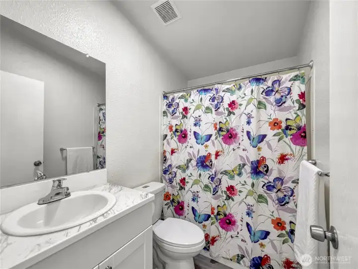 Updated and spacious full bathroom Updated and spacious full bathroom